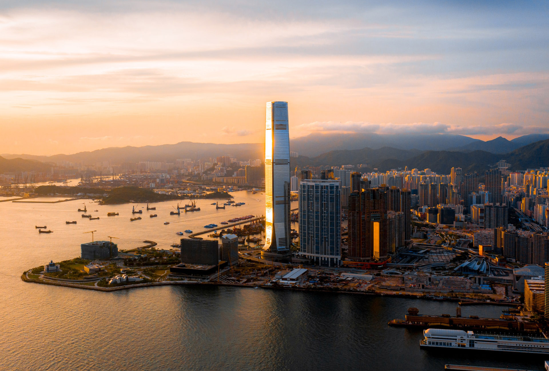 试论数字航空摄影测量数据处理关键技术